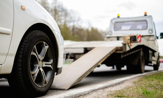 What Are The Tow Truck Safety Equipment Mandatory For Towing Service?